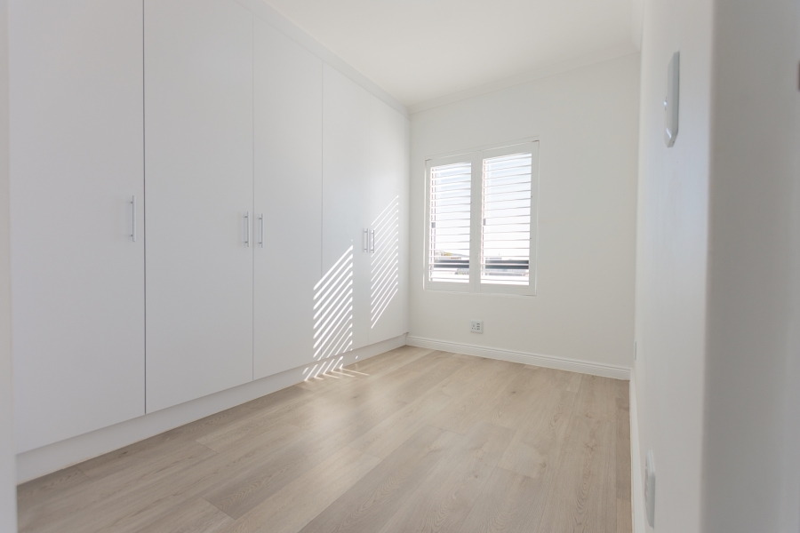 2 Bedroom Property for Sale in Middedorp Western Cape